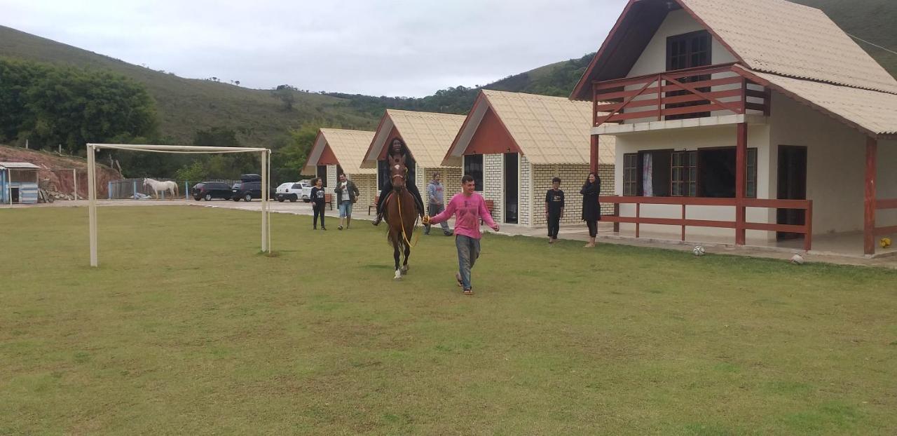 Pousada Recanto Feliz Carvalhos Mg 外观 照片